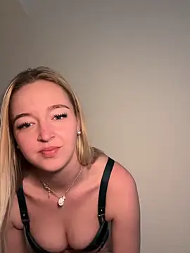 emilypeperoni online show from March 2026 12:11:01 PM