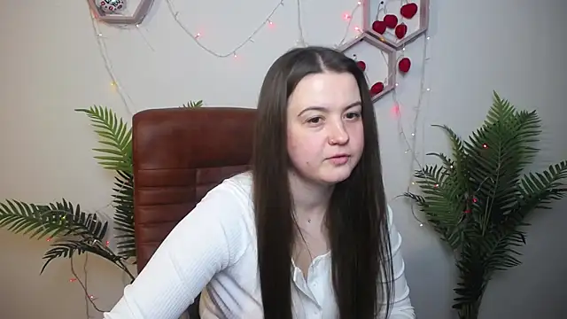 MavkaCute online show from April 2026 06:22:01 PM