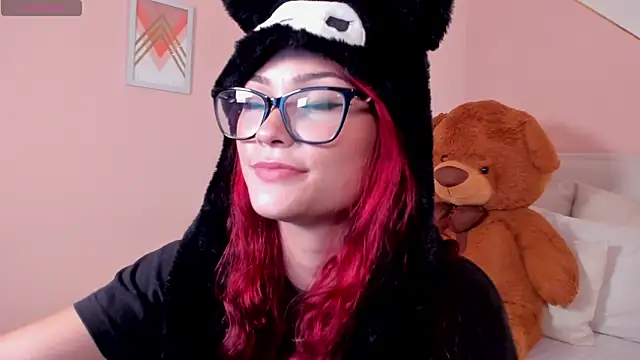 mae lyra online show from February 2026 09:48:02 PM