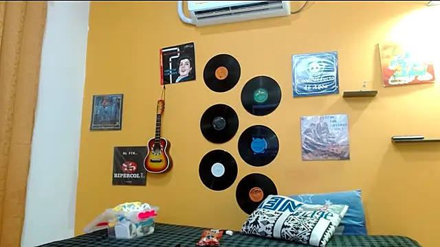 skinnyverus18 online show from October 2025 06:38:02 PM