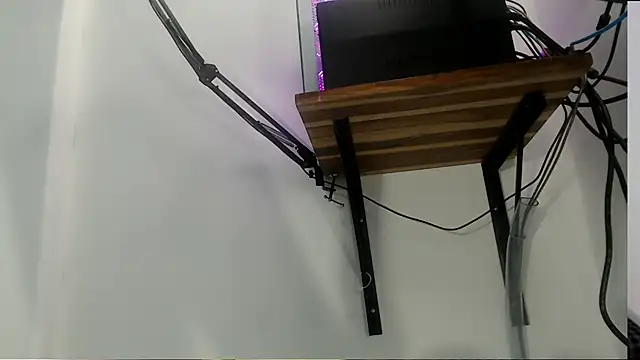 Snapshot of skinnyverus18 chatting on May 2026 07:29:01 PM skinnyverus18 online show from May 2026 07:29:01 PM