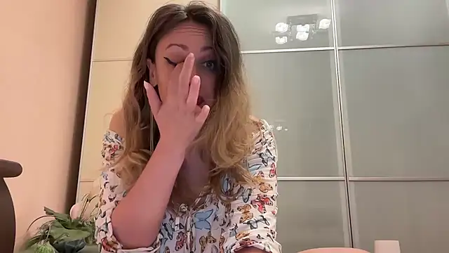 Ange1Alexis online show from September 2025 05:03:01 PM