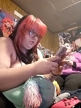 Snapshot of GoddessDess chatting on May 2026 01:11:02 AM GoddessDess online show from May 2026 01:11:02 AM
