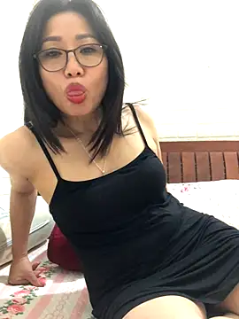 Vitamin sexy online show from November 2025 10:52:02 AM