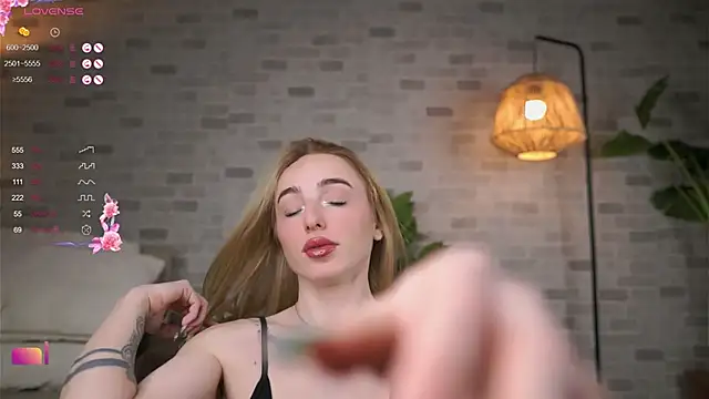 BabyyyLunaX online show from February 2026 02:56:01 AM