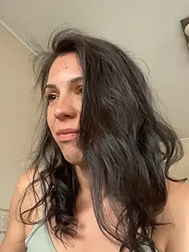 Snapshot of AlyaRei chatting on June 2026 11:33:01 AM AlyaRei online show from June 2026 11:33:01 AM