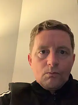 Crusher19830 online show from October 2025 11:09:02 PM