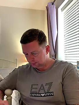 Crusher19830 online show from November 2025 01:24:01 PM