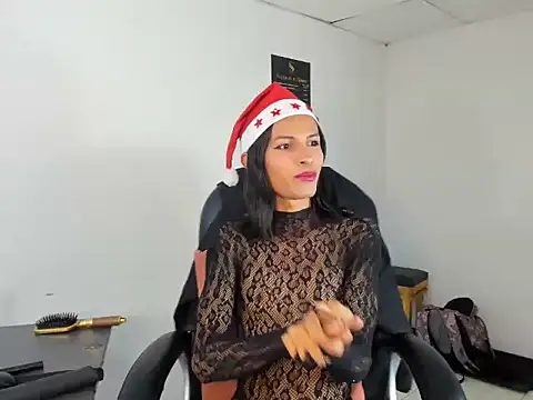 Aisha hotts777 online show from December 2025 05:08:02 PM