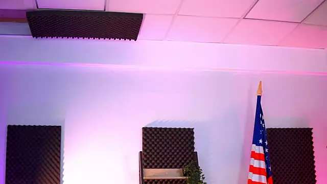 Snapshot of SiennaRuh chatting on February 2026 11:33:01 AM SiennaRuh online show from February 2026 11:33:01 AM