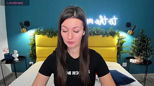 Joan Nelson online show from December 2025 01:25:02 AM