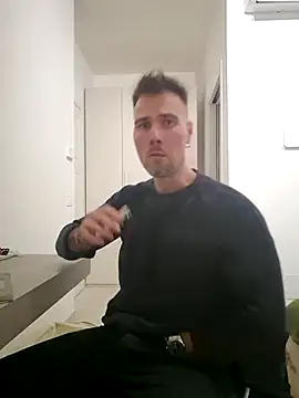 Snapshot of mrlyuis chatting on December 2025 08:17:01 PM mrlyuis online show from December 2025 08:17:01 PM