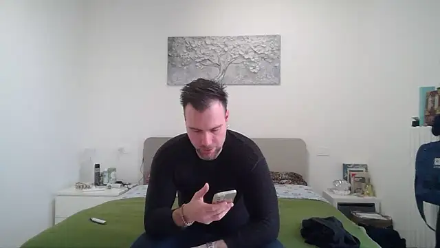 Snapshot of mrlyuis chatting on February 2026 12:08:01 PM mrlyuis online show from February 2026 12:08:01 PM