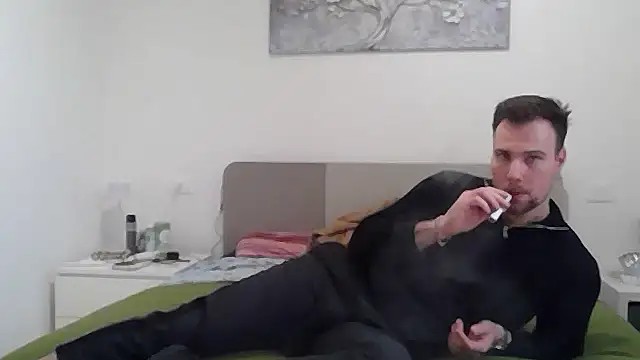 Snapshot of mrlyuis chatting on February 2026 03:38:01 PM mrlyuis online show from February 2026 03:38:01 PM