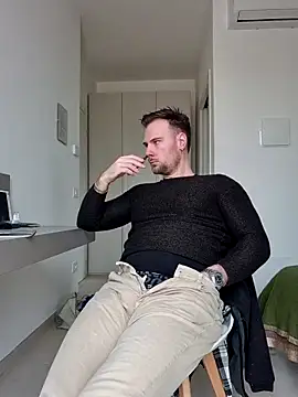 Snapshot of mrlyuis chatting on February 2026 01:10:01 PM mrlyuis online show from February 2026 01:10:01 PM