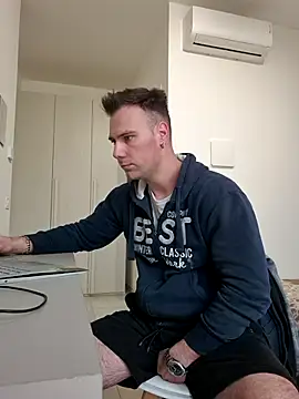 mrlyuis online show from April 2026 09:15:02 AM