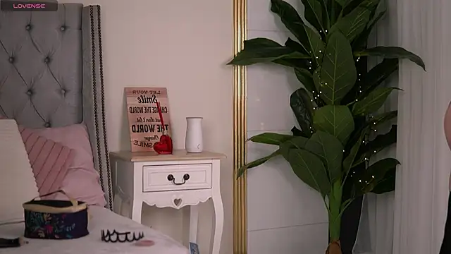 RebeccaRese online show from April 2026 08:56:01 AM