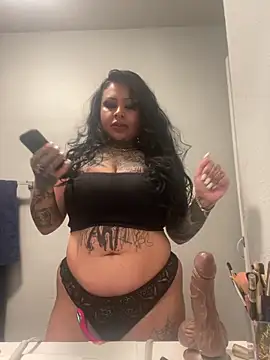 Snapshot of chicanachic13 chatting on April 2026 02:54:01 AM chicanachic13 online show from April 2026 02:54:01 AM