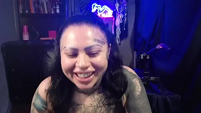 Snapshot of chicanachic13 chatting on April 2026 04:04:02 PM chicanachic13 online show from April 2026 04:04:02 PM