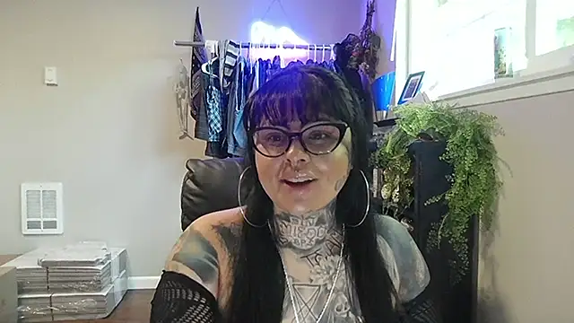 Snapshot of chicanachic13 chatting on May 2026 09:31:01 PM chicanachic13 online show from May 2026 09:31:01 PM