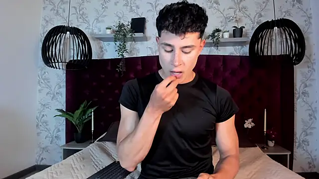 AustinJones  online show from November 2025 07:14:01 PM