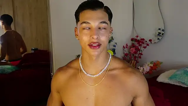Snapshot of Troye_Williams chatting on July 2026 10:21:01 AM Troye Williams online show from July 2026 10:21:01 AM
