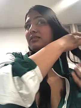 Miia Parker online show from November 2025 01:00:02 PM