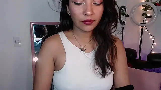 Dakota ro online show from November 2025 08:20:02 PM