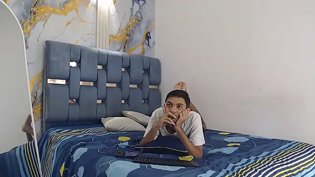 BEAUTY BOYS1 online show from March 2026 01:33:01 PM