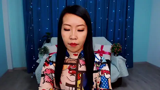 LiaPak online show from October 2025 01:01:02 AM