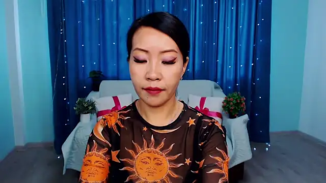 LiaPak online show from October 2025 01:14:01 AM