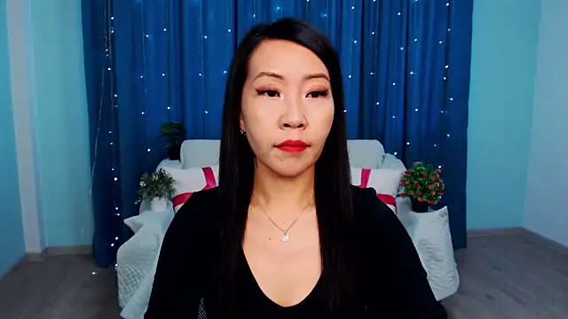 LiaPak online show from October 2025 01:06:02 AM