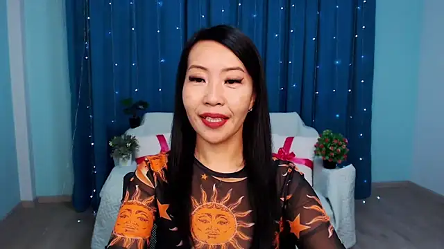 LiaPak online show from November 2025 01:06:02 AM