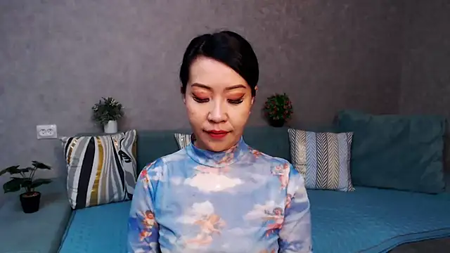 LiaPak online show from November 2025 01:00:02 AM