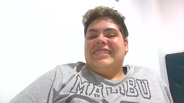 Snapshot of Hailey_Curvy chatting on November 2025 01:49:02 AM Hailey Curvy online show from November 2025 01:49:02 AM