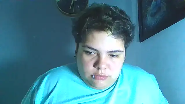 Snapshot of Hailey_Curvy chatting on November 2025 03:43:02 AM Hailey Curvy online show from November 2025 03:43:02 AM