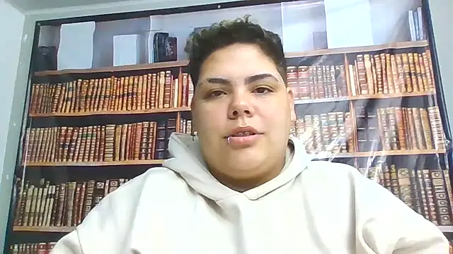 Snapshot of Hailey_Curvy chatting on December 2025 10:46:02 AM Hailey Curvy online show from December 2025 10:46:02 AM