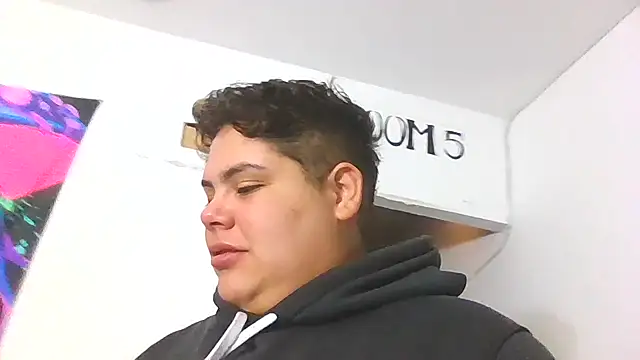 Snapshot of Hailey_Curvy chatting on December 2025 11:05:01 AM Hailey Curvy online show from December 2025 11:05:01 AM