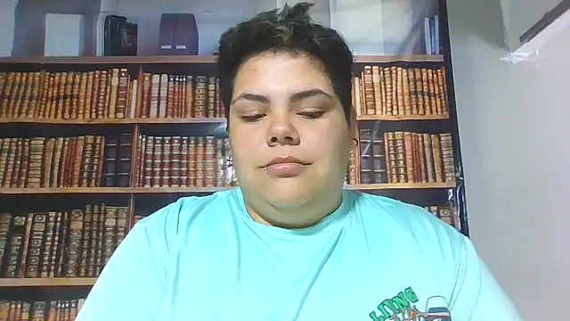 Snapshot of Hailey_Curvy chatting on January 2026 10:25:02 PM Hailey Curvy online show from January 2026 10:25:02 PM