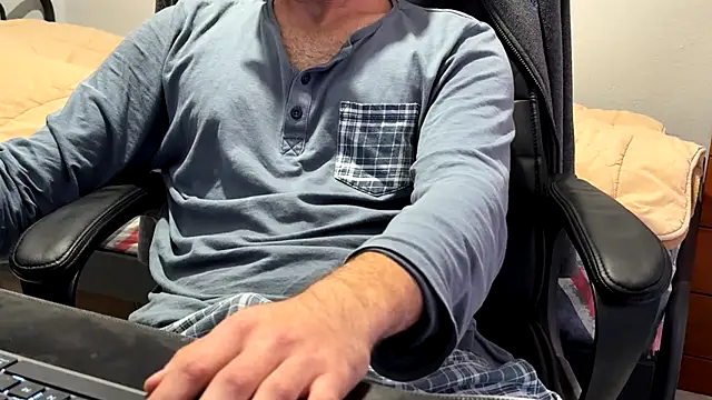 Uncutboy24 online show from October 2025 09:35:02 AM