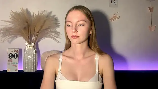 BrightAnnie online show from September 2025 03:02:02 PM