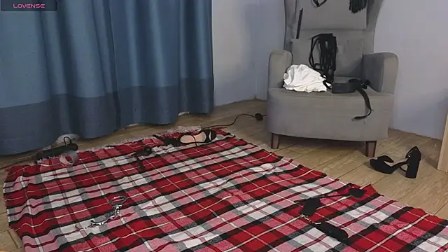 laracroftmansion online show from March 2026 05:19:02 PM