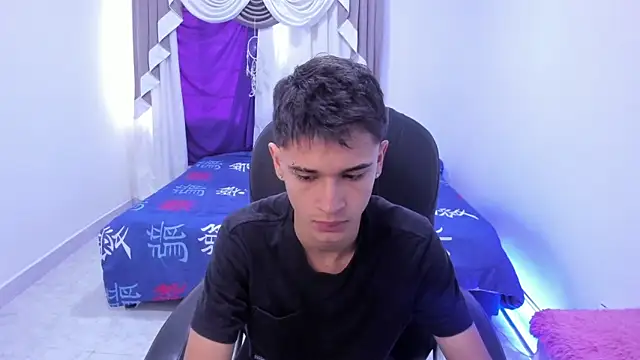 Aron Boyy online show from October 2025 07:45:02 PM