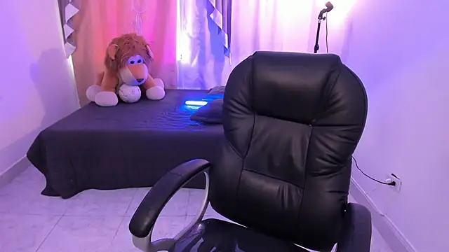 Aron Boyy online show from April 2026 09:16:01 PM