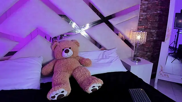 Valery Brand online show from November 2025 11:32:01 AM