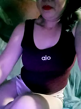 Surrilove online show from February 2026 04:33:01 PM