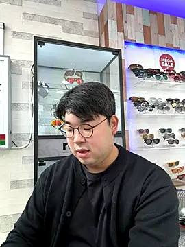 Snapshot of gayfucuxuc chatting on November 2025 02:36:01 AM gayfucuxuc online show from November 2025 02:36:01 AM