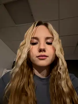 Sky Cutie online show from September 2025 04:45:01 AM