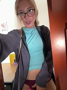 SweetBunnyGF online show from April 2026 08:21:01 PM