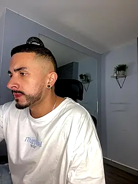 Snapshot of ALEXXX_KING chatting on October 2025 02:05:02 PM ALEXXX KING online show from October 2025 02:05:02 PM